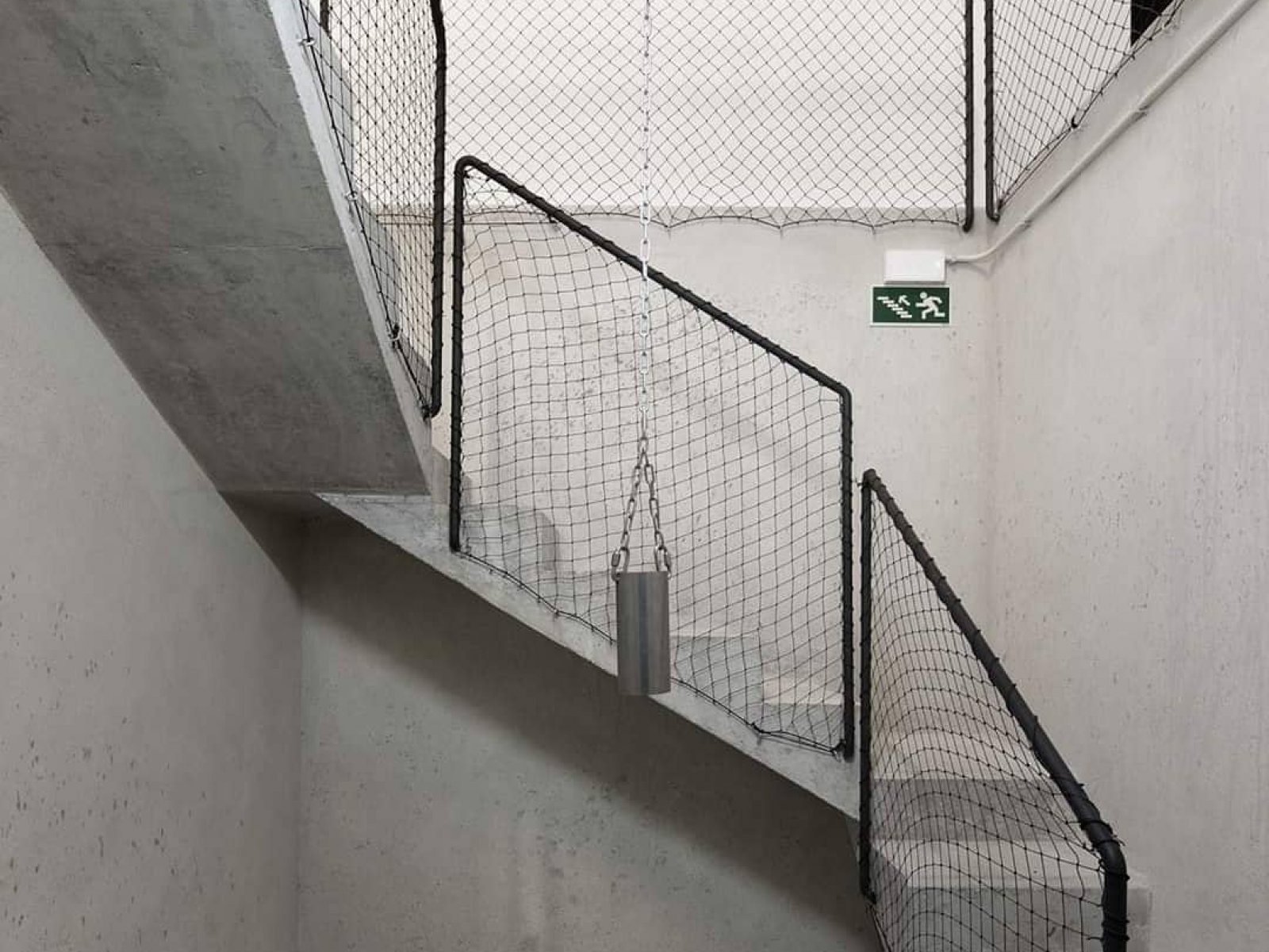 Rede de Proteção para Escadas evita quedas de pets e crianças