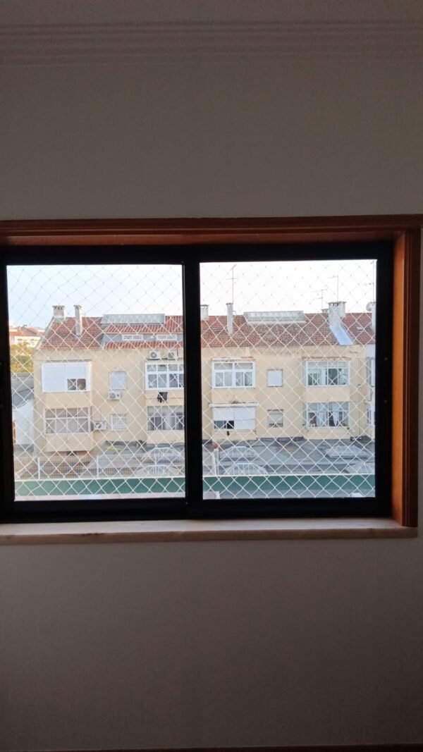 rede antiqueda para janela em apartamento