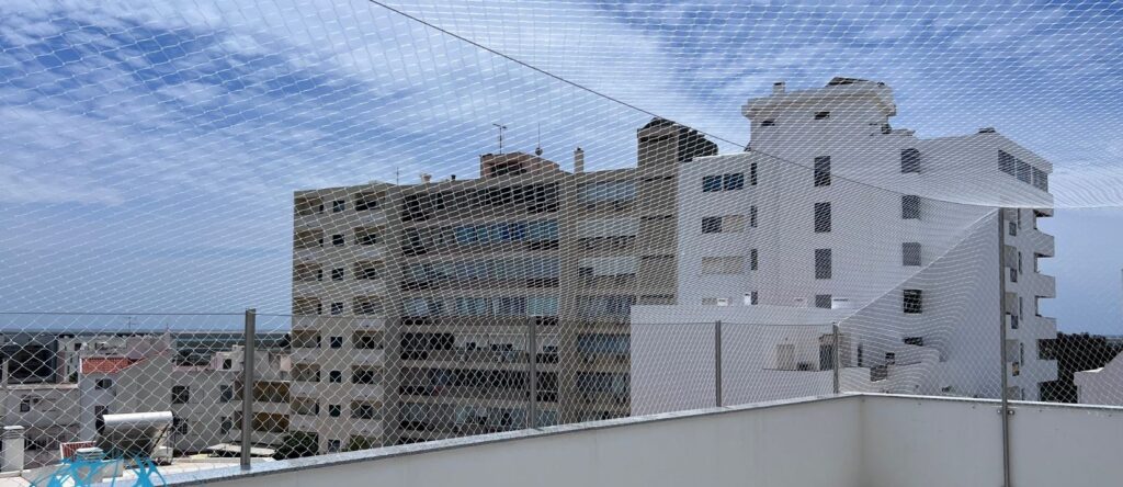 instalação profissional de rede para gatos em apartamento