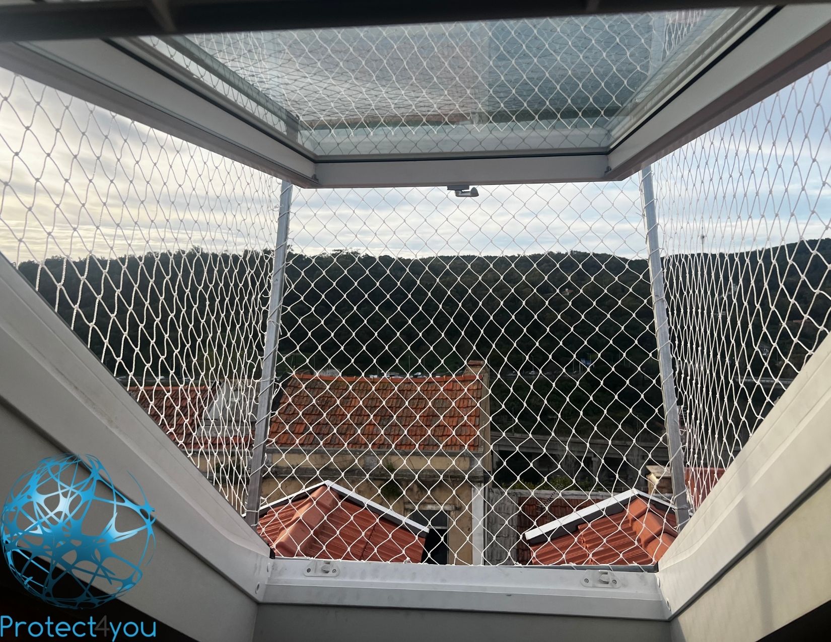 rede para gatos em apartamento instalada em varanda residencial