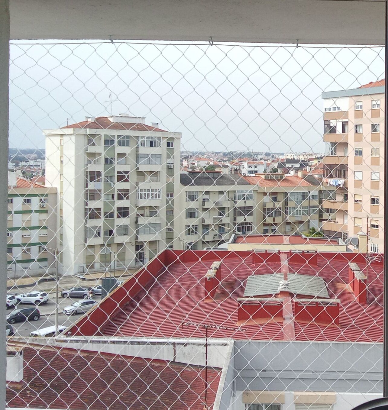 Votação condomínio rede: decisão em assembleia sobre rede de proteção na varanda