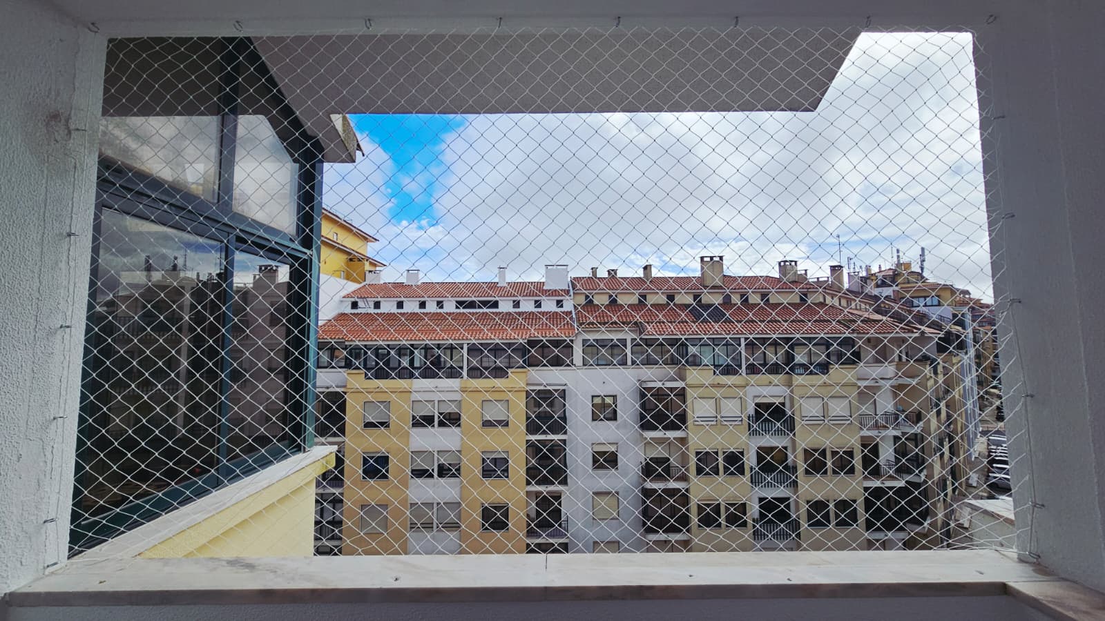 Rede de segurança para gatos em varanda em Sintra com material anti UV