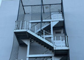 Rede de proteção certificada para janela residencial