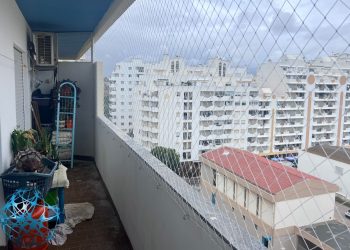 Rede de proteção em janela para segurança infantil