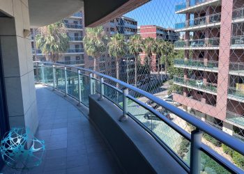 Rede de proteção em varanda para segurança familiar