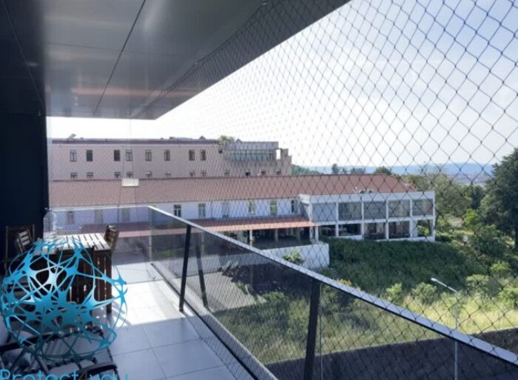 Proteção com rede Protect4You em sacada residencial